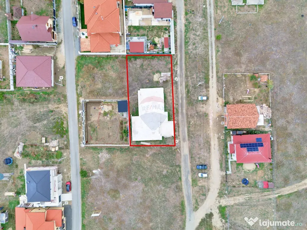 Teren 805 m², front stradal 40 ml, fundație existentă 