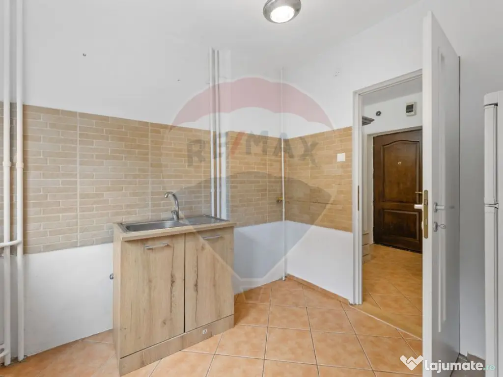 Apartament cu 2 camere de închiriat - Zona Central 