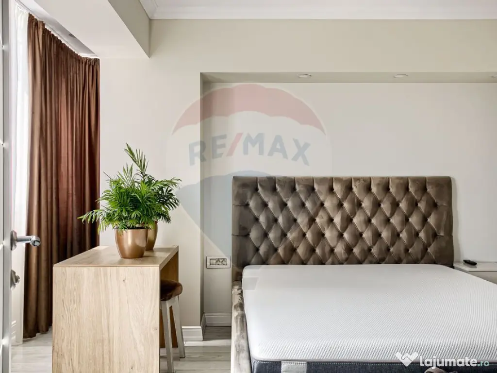 Apartament spectaculos de vanzare: 4 camere, 2 băi, zona... 