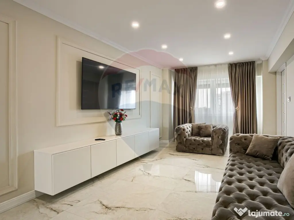 Apartament spectaculos de vanzare: 4 camere, 2 băi, zona... 