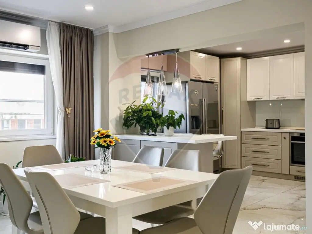 Apartament spectaculos de vanzare: 4 camere, 2 băi, zona... 