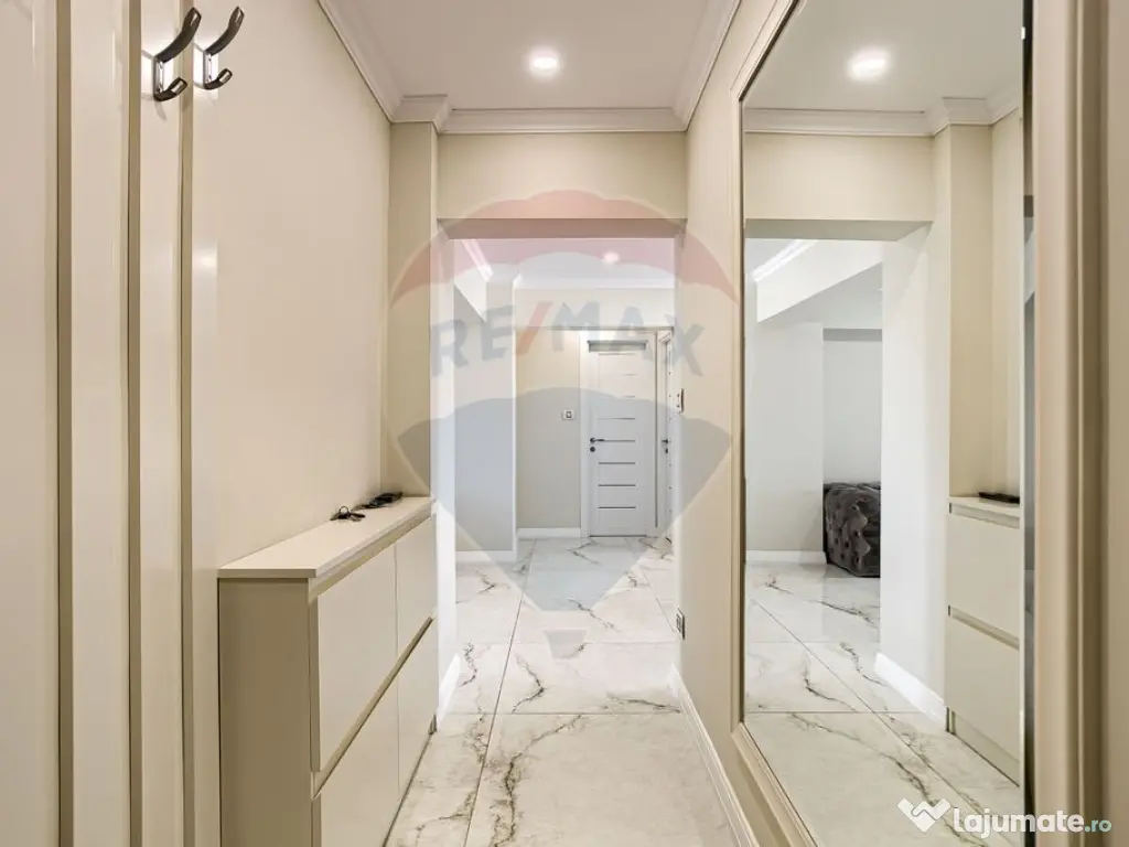 Apartament spectaculos de vanzare: 4 camere, 2 băi, zona... 