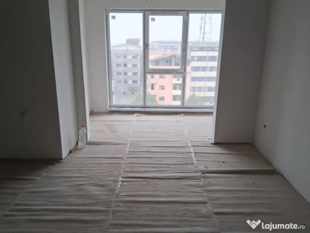 Apartament 3 camere, 2 bai, 90 mp, zona Promenada