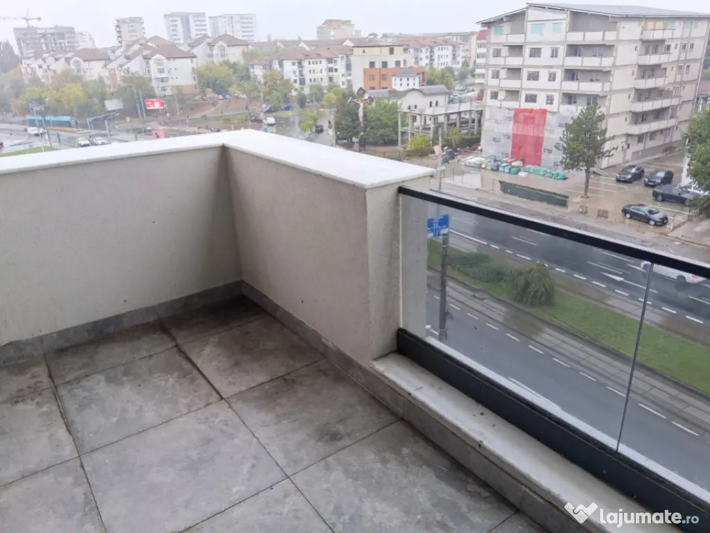 Apartament 3 camere, 2 bai, 90 mp, zona Promenada