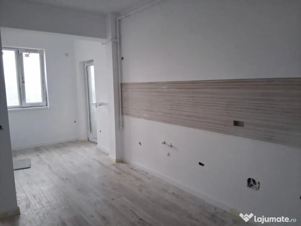 Apartament 3 camere, 2 bai, 90 mp, zona Promenada