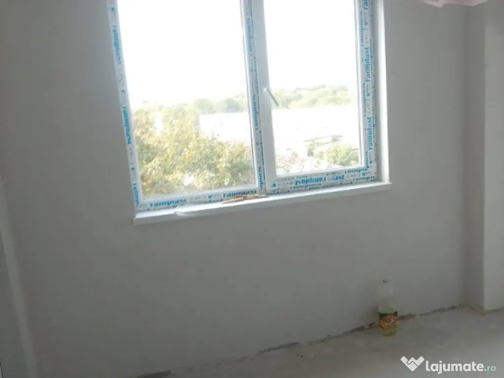 Apartament 3 camere Viziru ,etaj6/10 