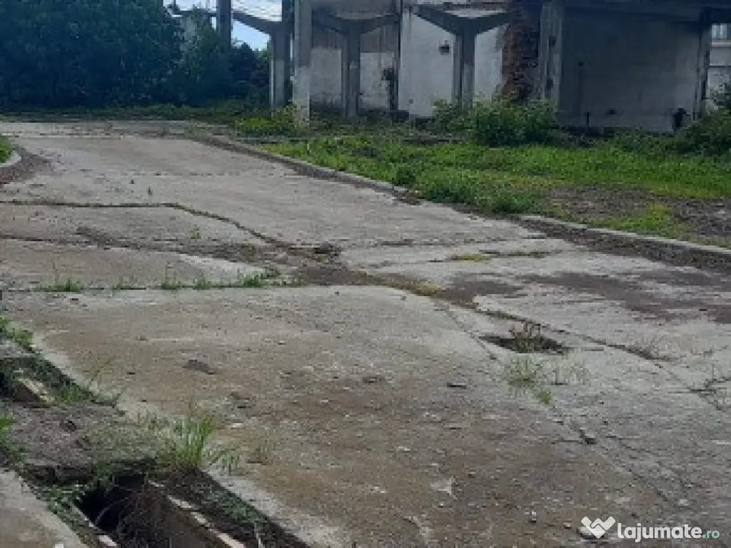 Activ de vanzare la 10 Km de Municipiul Braila ,3 Km de Dunare 