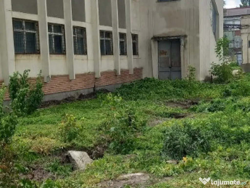 Activ de vanzare la 10 Km de Municipiul Braila ,3 Km de Dunare 