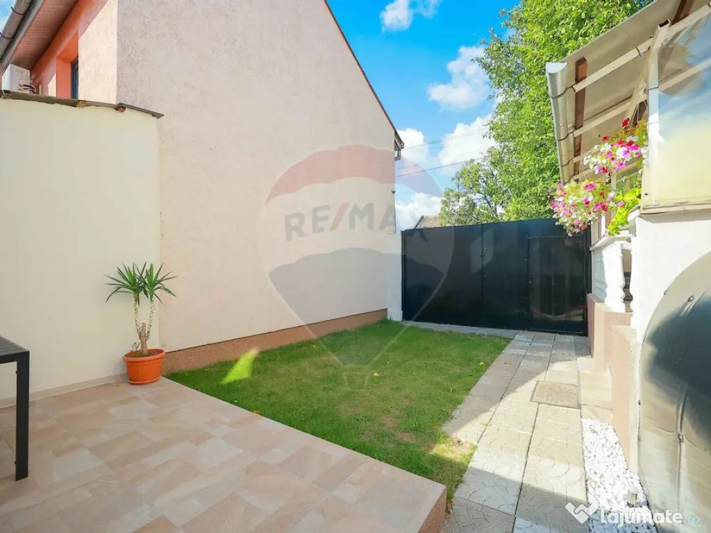 Casă de vânzare pentru locuit sau cabinete/birouri, zon... 