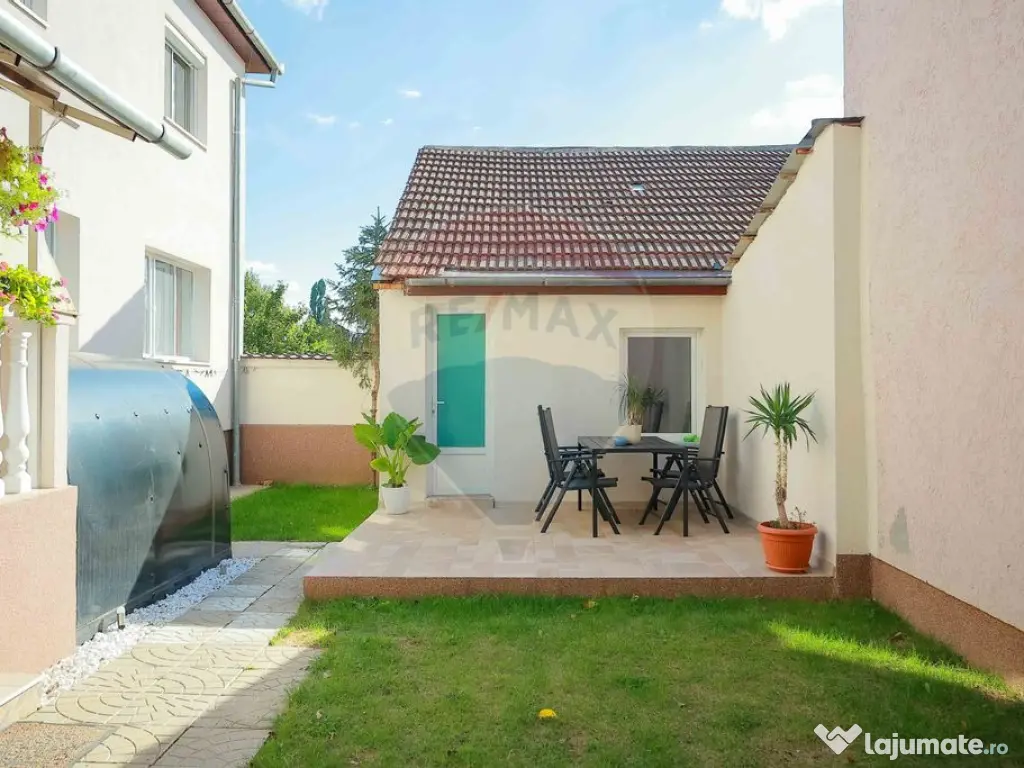 Casă de vânzare pentru locuit sau cabinete/birouri, zon... 