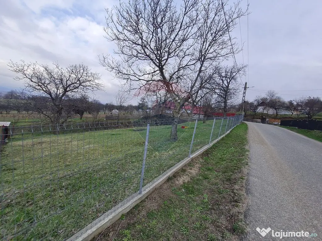 Teren intravilan la Strada Principala in Haulisca