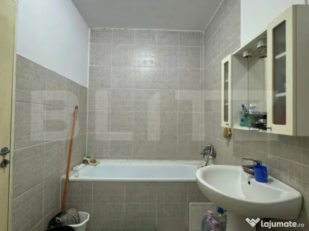 Apartament cu 2 camere, 50mp, decomandat, terasa 18mp, zona