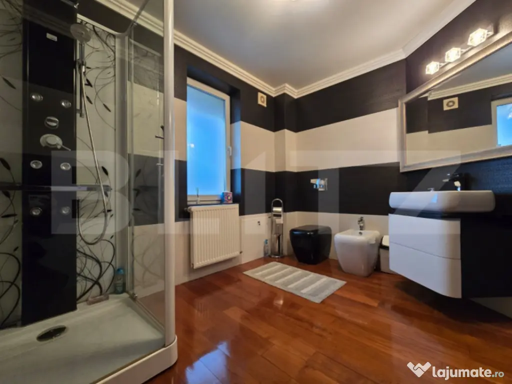 Vile cu piscina exclusivista de vanzare in zona Grand Hote