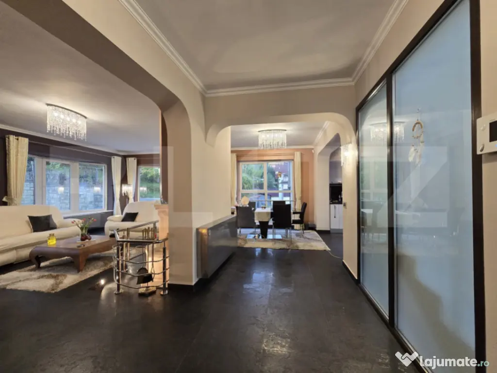 Vile cu piscina exclusivista de vanzare in zona Grand Hote