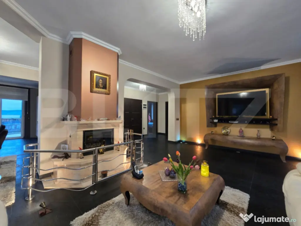 Vile cu piscina exclusivista de vanzare in zona Grand Hote