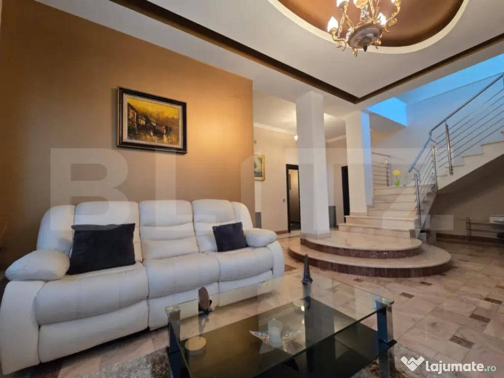 Vile cu piscina exclusivista de vanzare in zona Grand Hote