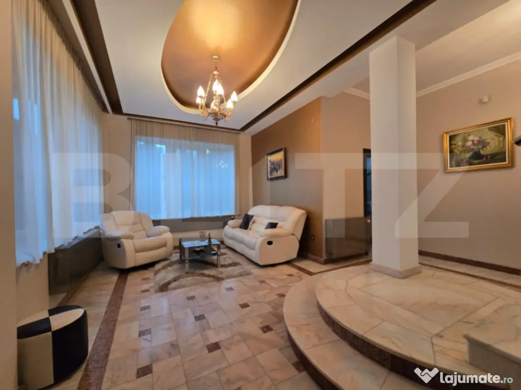 Vile cu piscina exclusivista de vanzare in zona Grand Hote