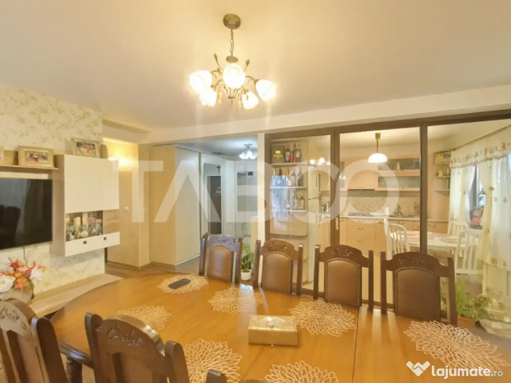 Apartament 3 camere de vanzare balcon terasa pivnita Arhitec