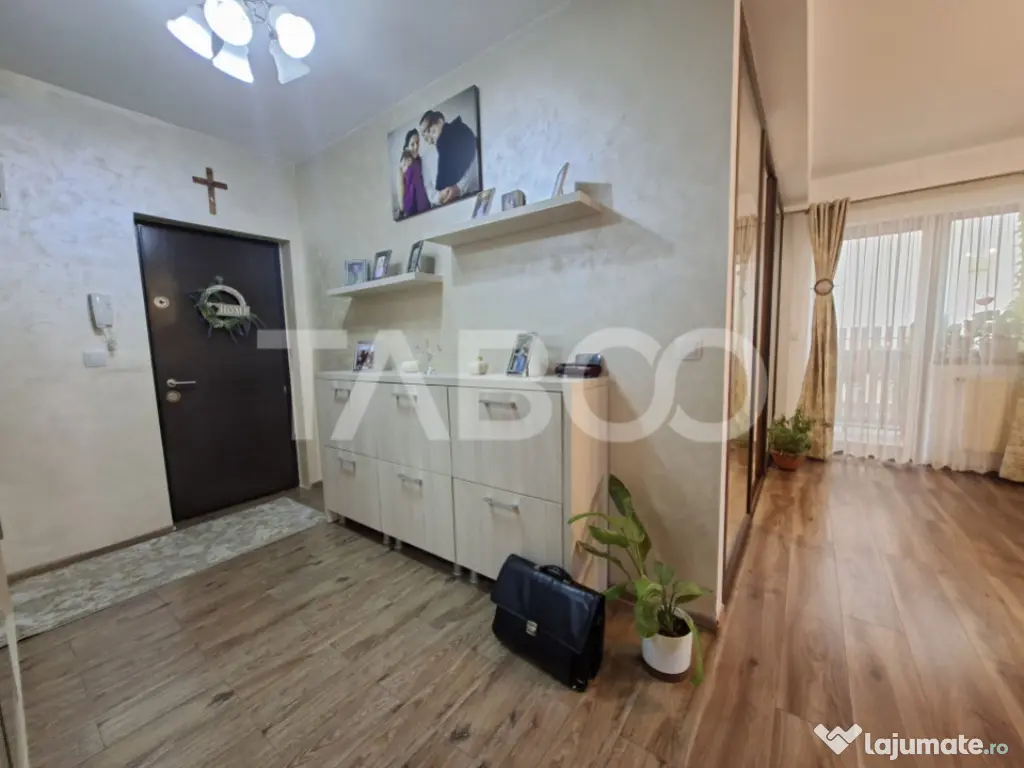 Apartament 3 camere de vanzare balcon terasa pivnita Arhitec
