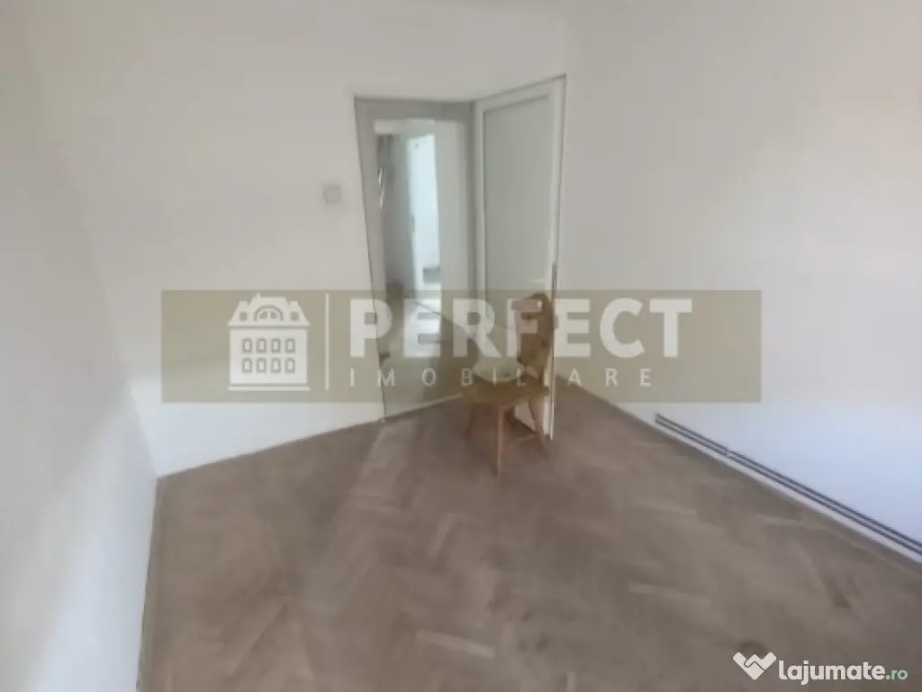 Ap.3 camere DECOMANDAT,Vest, etajul 4, Pret 72000 euro 