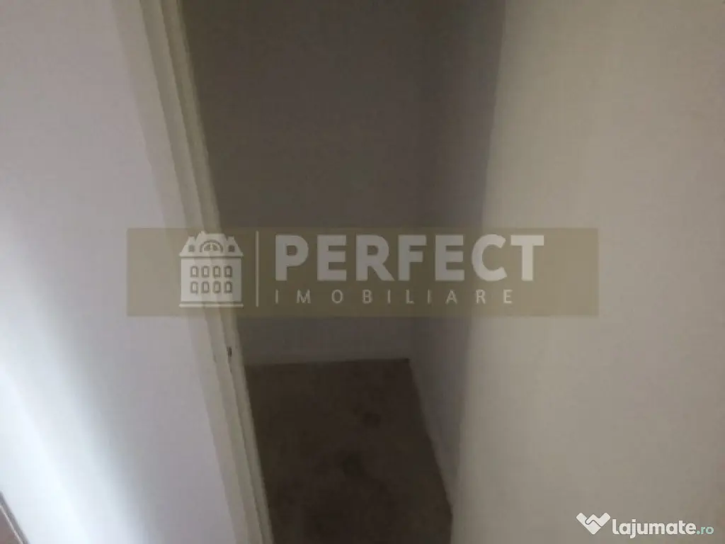 Ap.3 camere DECOMANDAT,Vest, etajul 4, Pret 72000 euro 