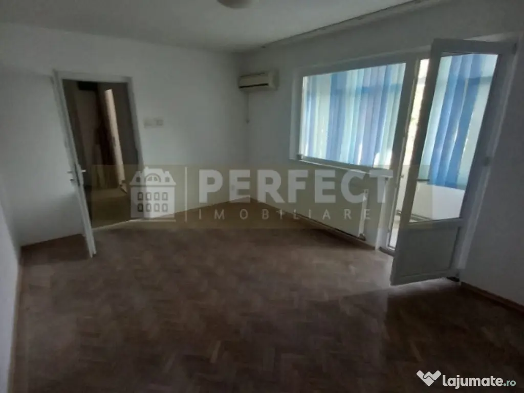 Ap.3 camere DECOMANDAT,Vest, etajul 4, Pret 72000 euro 