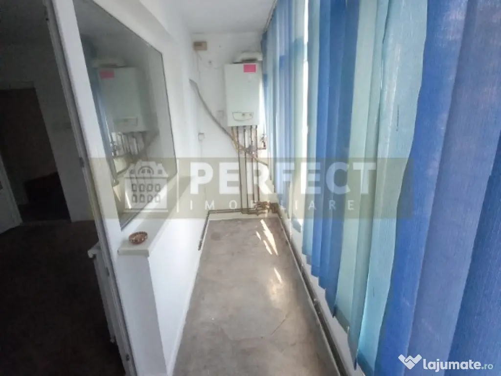 Ap.3 camere DECOMANDAT,Vest, etajul 4, Pret 72000 euro 