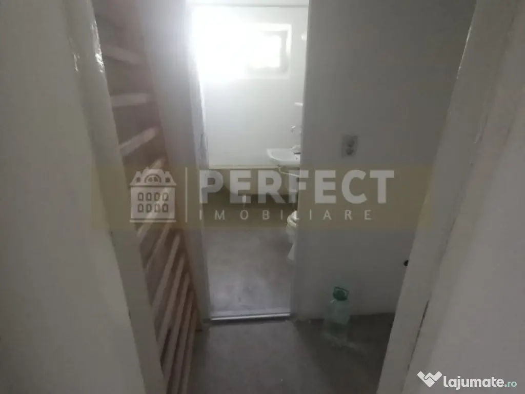 Ap.3 camere DECOMANDAT,Vest, etajul 4, Pret 72000 euro 