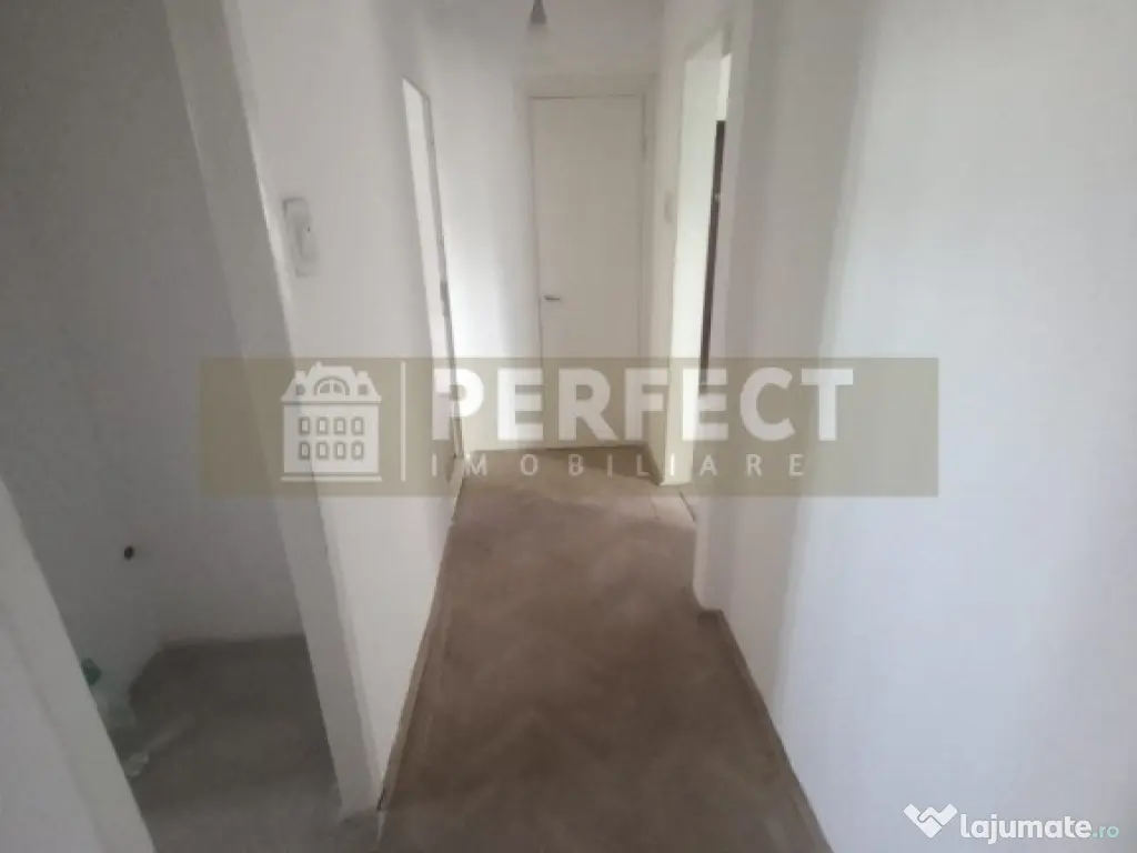 Ap.3 camere DECOMANDAT,Vest, etajul 4, Pret 72000 euro 