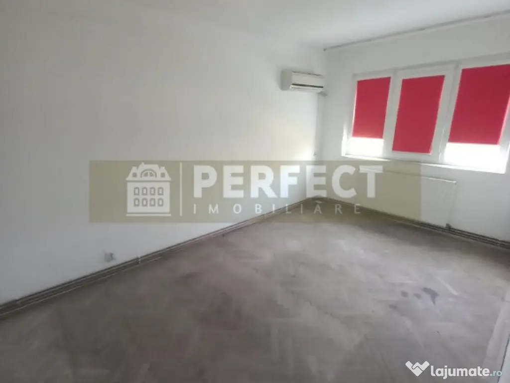 Ap.3 camere DECOMANDAT,Vest, etajul 4, Pret 72000 euro 