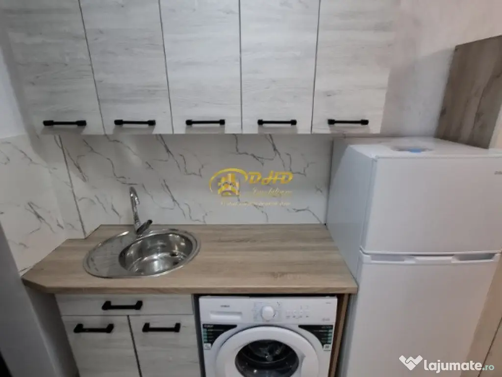 Cameră de cămin cu baie proprie in spate la Jumbo