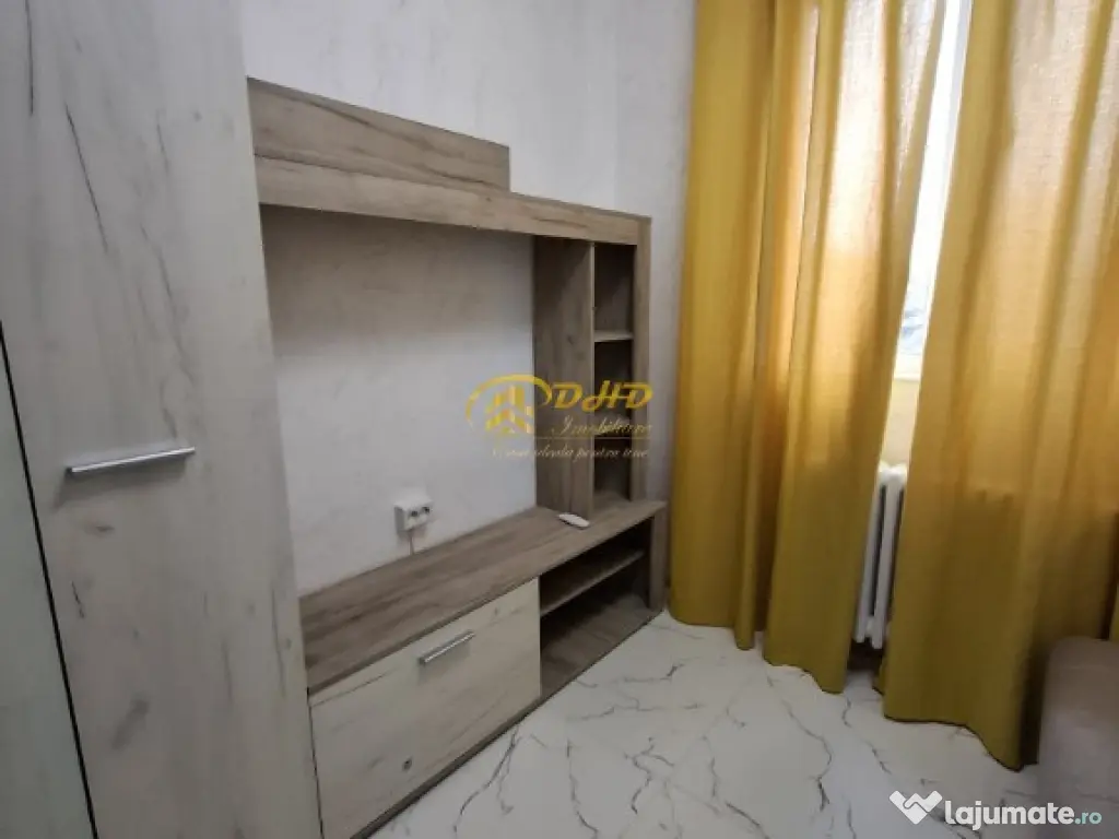 Cameră de cămin cu baie proprie in spate la Jumbo