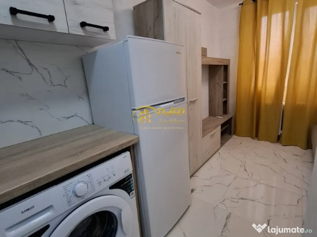 Cameră de cămin cu baie proprie in spate la Jumbo