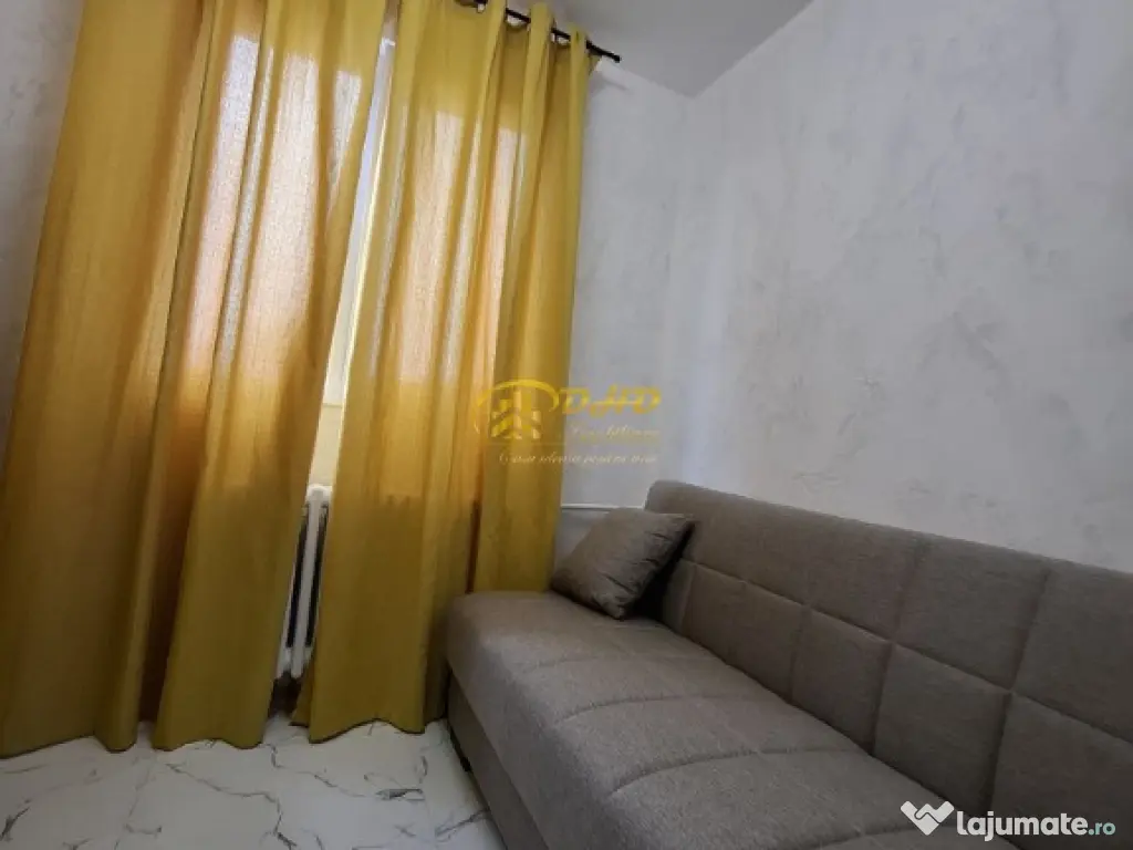 Cameră de cămin cu baie proprie in spate la Jumbo