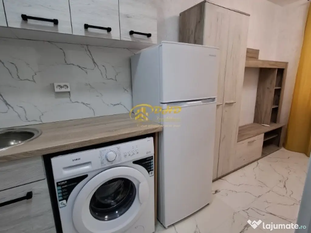 Cameră de cămin cu baie proprie in spate la Jumbo