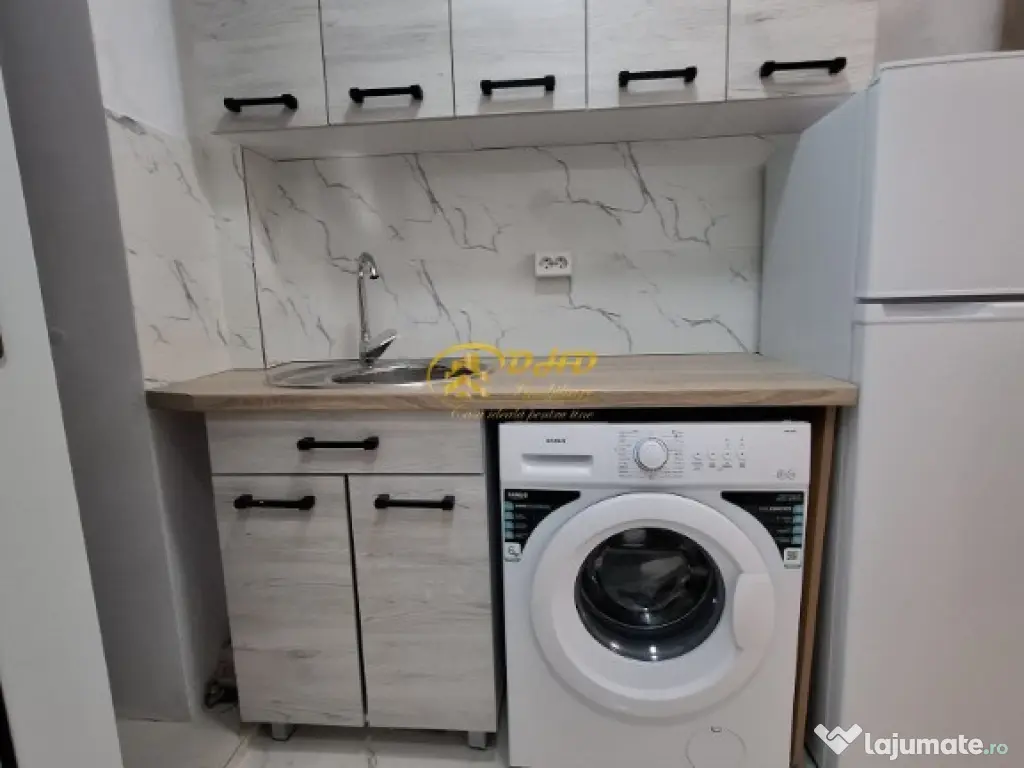 Cameră de cămin cu baie proprie in spate la Jumbo