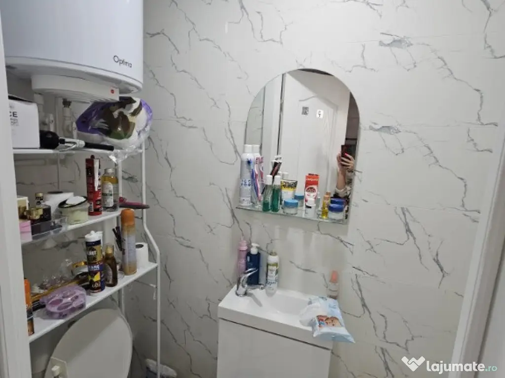 Cameră de cămin cu baie proprie in spate la Jumbo