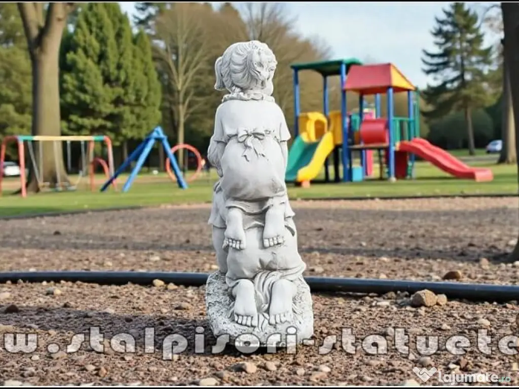 Statuetă copii la joacă, gri antichizat, model S99. 