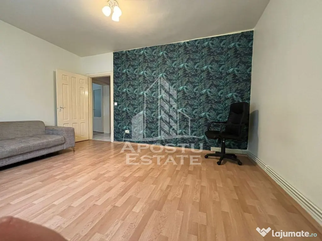 Apartament cu 2 camere, semidecomandat, bloc 2002,central...