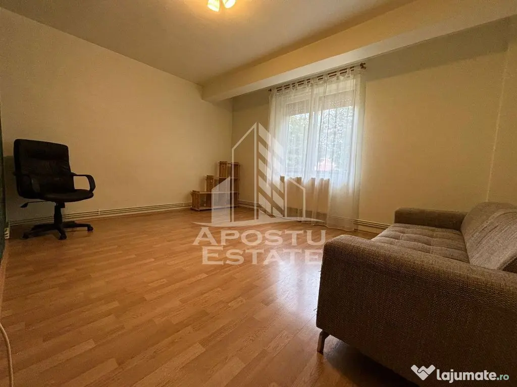 Apartament cu 2 camere, semidecomandat, bloc 2002,central...