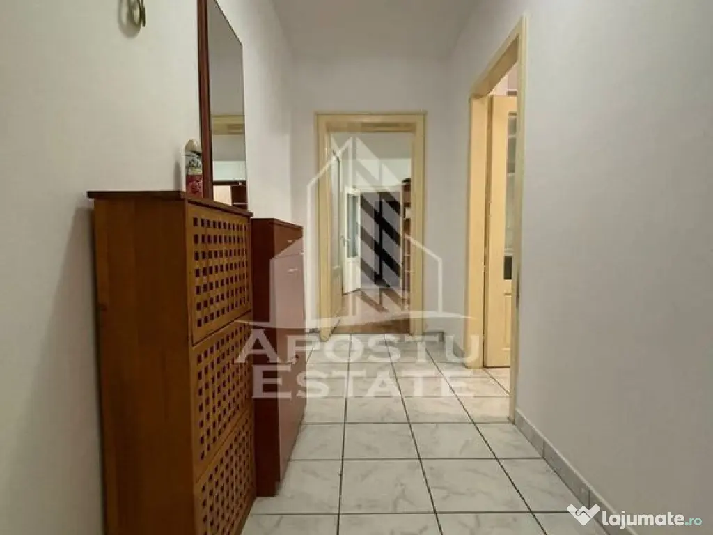Apartament cu 2 camere, semidecomandat, bloc 2002,central...