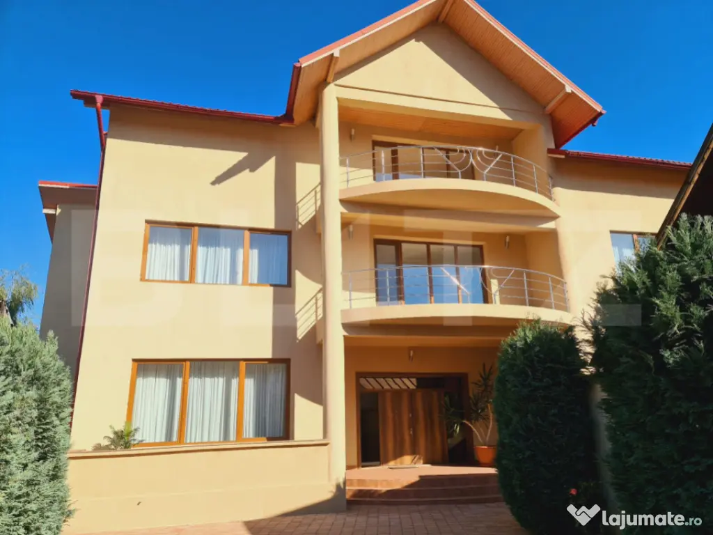 Vilă 350 mp utili, teren 700 mp, strada Craitelor