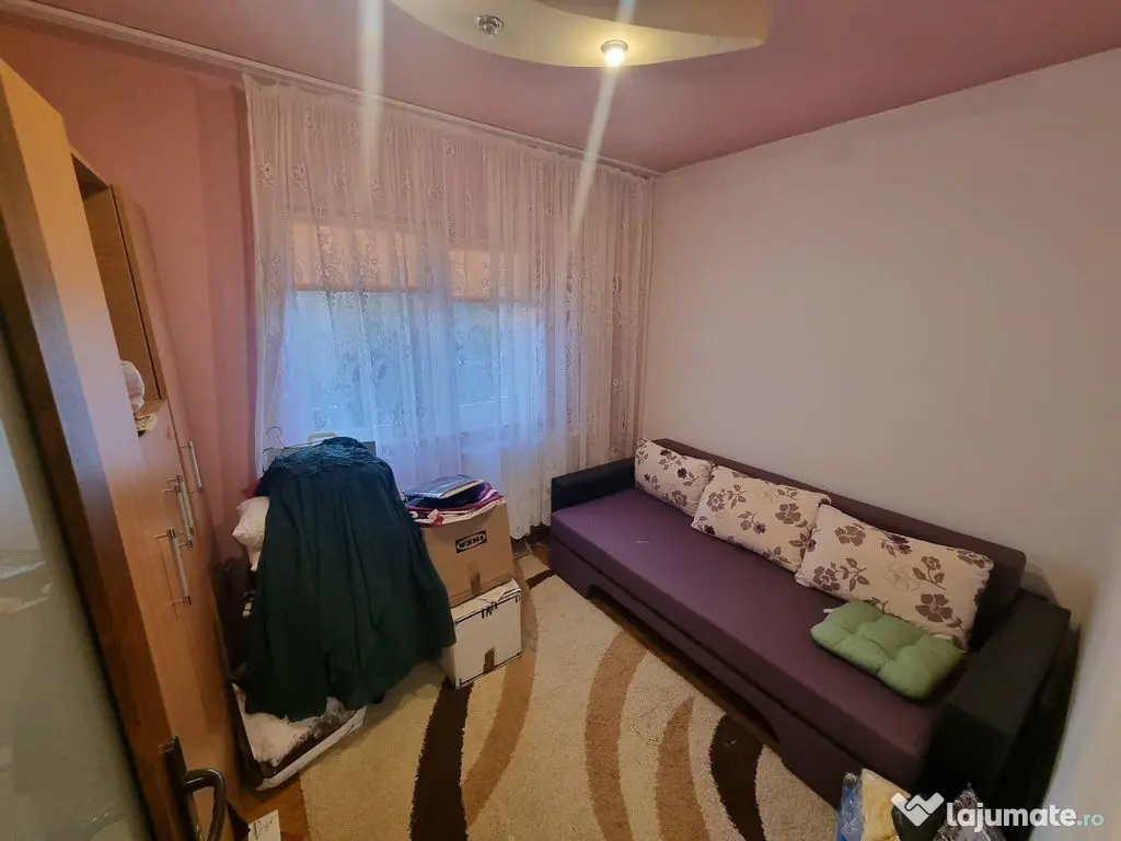 Casa de cultura-apartament 3 camere decomandat cu gaze