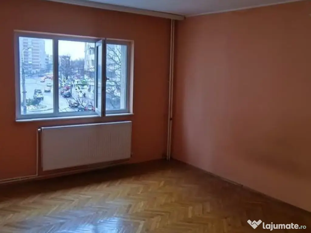 Casa de cultura-apartament 3 camere decomandat cu gaze