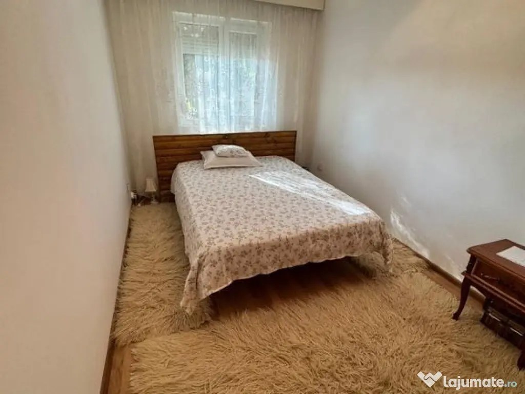 Apartament 3 camere semidecomandat-zona Inel 2