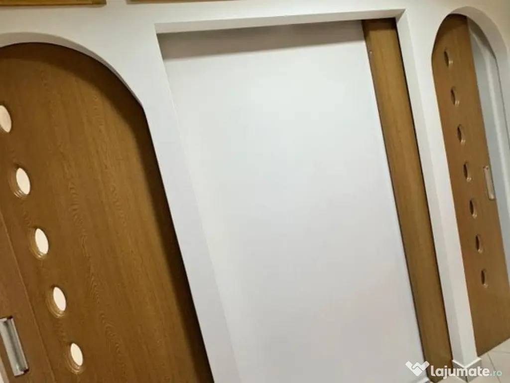 Apartament 3 camere semidecomandat-zona Inel 2