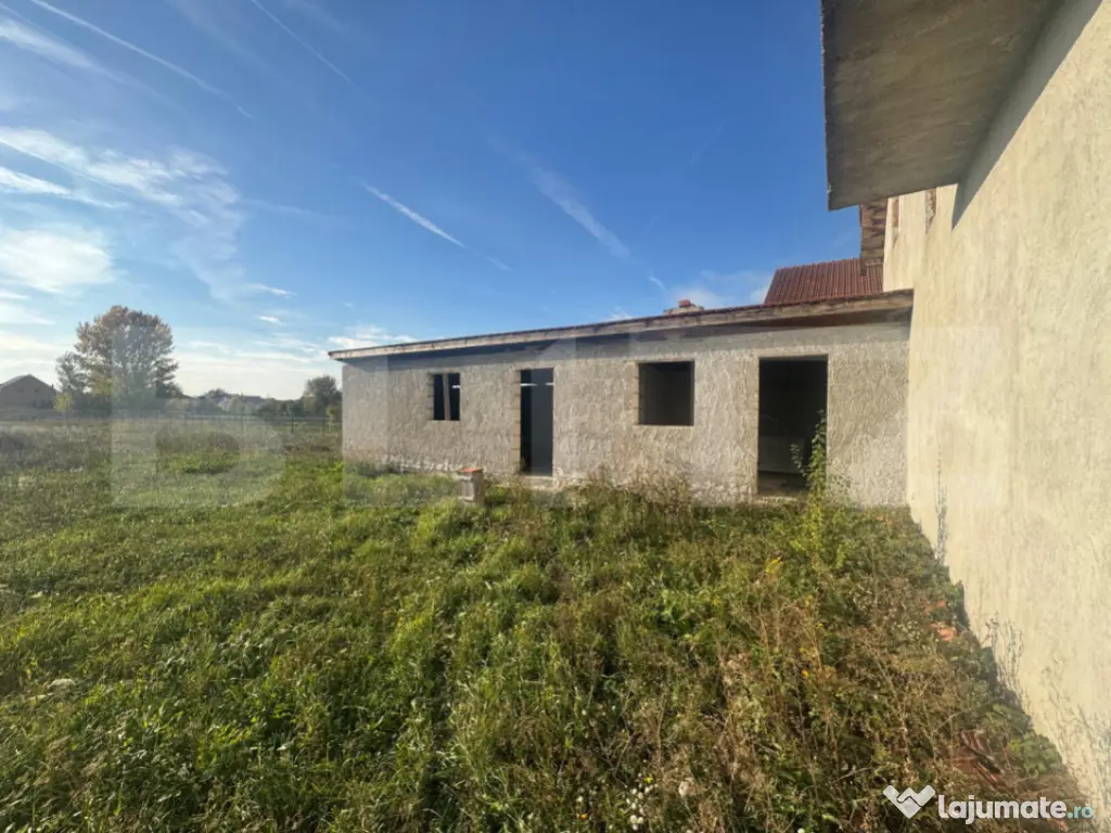 Casa cu 4 dormitoare de vanzare , 180mp, teren 1000 mp, Dece
