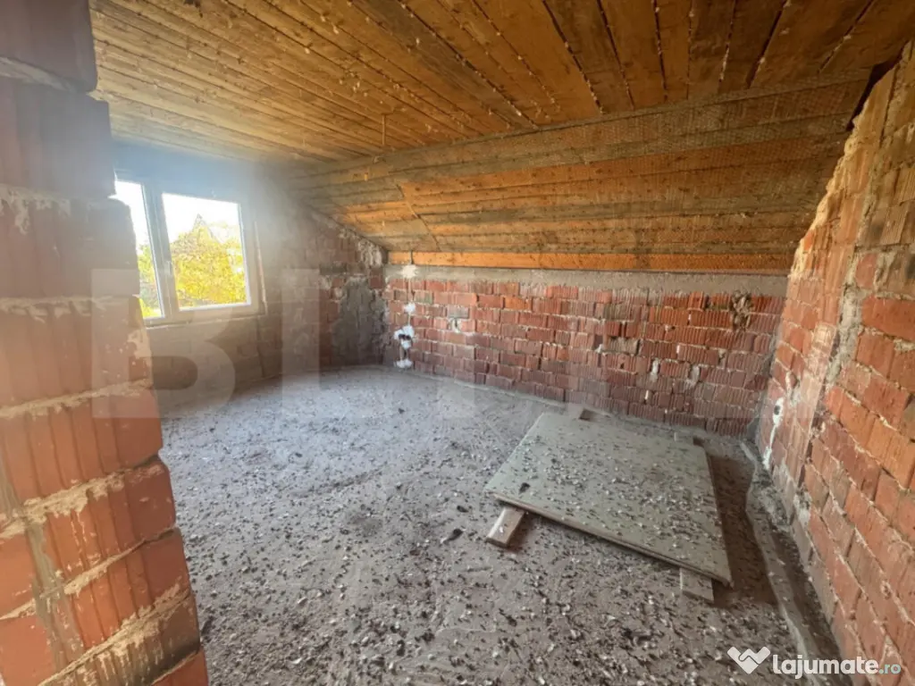 Casa cu 4 dormitoare de vanzare , 180mp, teren 1000 mp, Dece