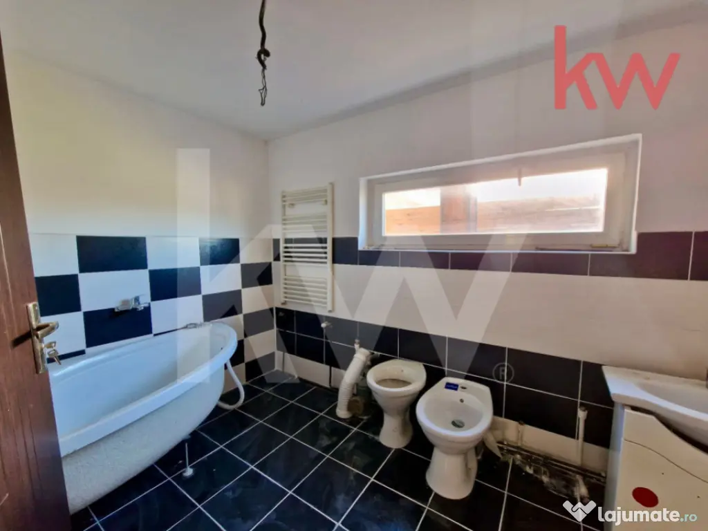 Casa De Vanzare La PRET De APARTAMENT 