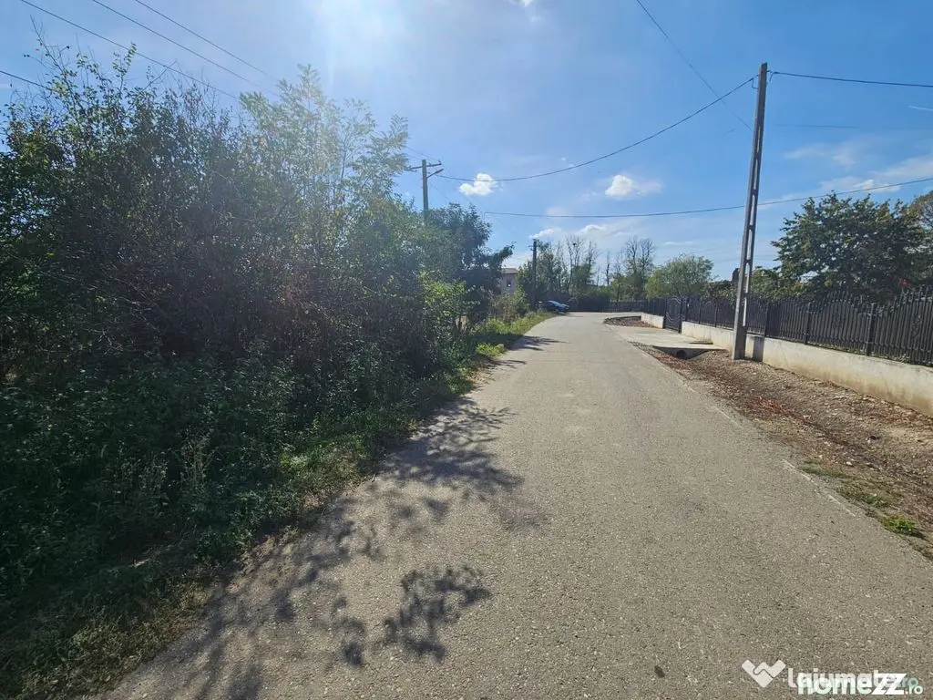 Teren intravilan Bradu, 1700 mp, toate utilitatile dispon...